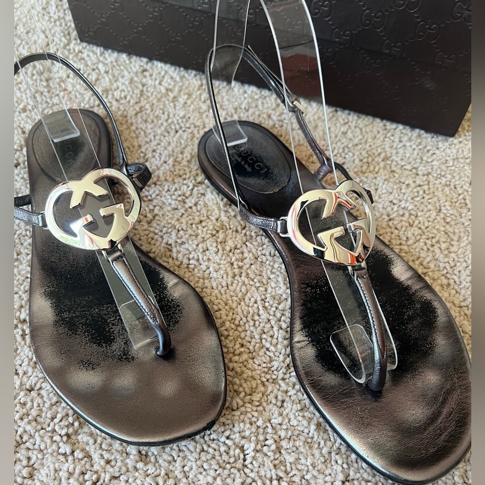 Gucci Metallic Gray Sandals with Silver Interlocking Heart GG Logo